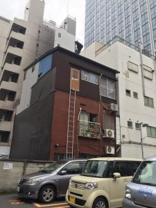 余りに堂々と当たり前のようにハシゴ。