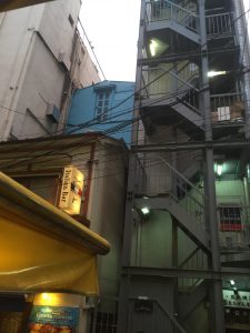 街中には変なものがいっぱい
